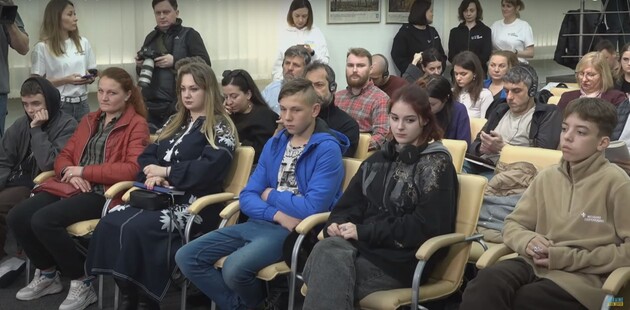 Росіяни розповідають українським школярам в окупації про 