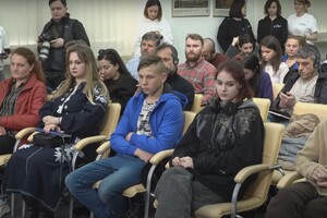 Россияне рассказывают украинским школьникам в оккупации о 