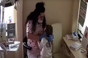Ровенская стоматолог, избивавшая детей, избежала наказания