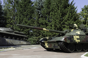 Чехія готова модернізувати для України ще кількадесят танків Т-72