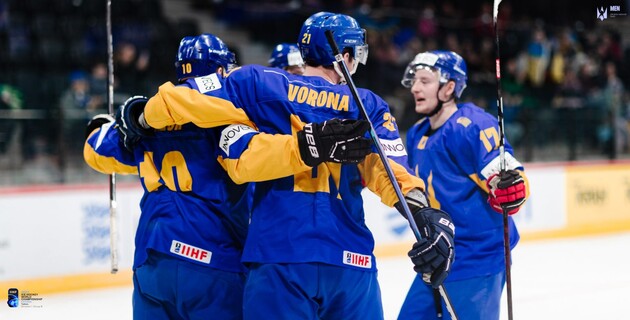 Украина разгромила Сербию и одержала первую победу на чемпионате мира по хоккею