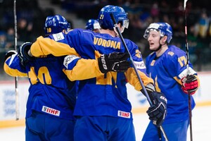 Украина разгромила Сербию и одержала первую победу на чемпионате мира по хоккею