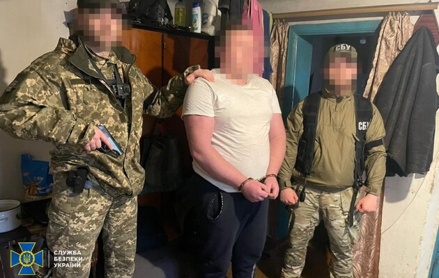 Наводил ракеты на военные объекты в Донецкой области: Под арест отправили еще одного предателя
