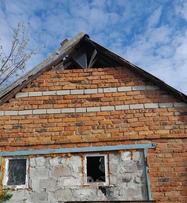 Окупанти влучили в житлову забудову в Харківській області