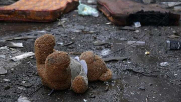 За год полномасштабной войны российские убийцы забрали жизни по меньшей мере 477 украинских детей