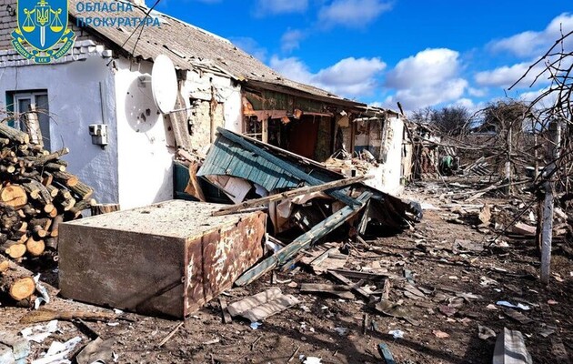 Війська РФ обстріляли житлові будинки в Херсонській області: є загиблі та поранені
