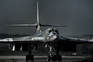 Зліт трьох ракетоносіїв Ту-160 з 