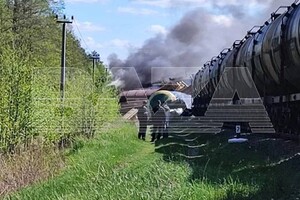 В Брянской области перевернулся поезд с нефтепродуктами. Кто-то подорвал рельсы