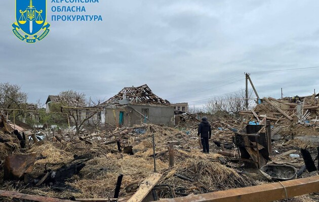 Оккупанты обстреляли жилые дома в Херсонской области: есть погибший