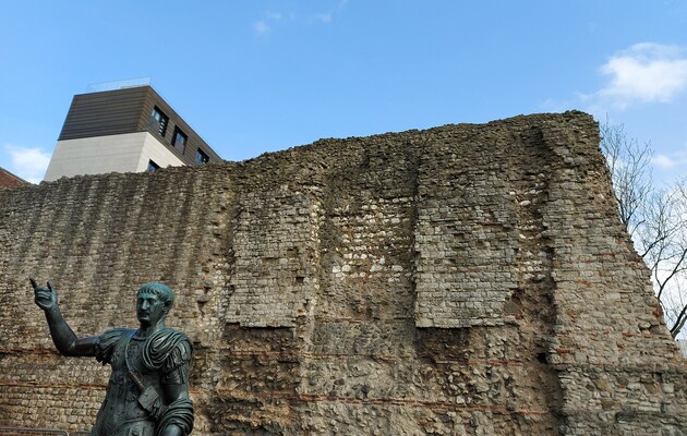 Археологи знайшли в Лондоні частину тисячолітнього муру часів Стародавнього Риму