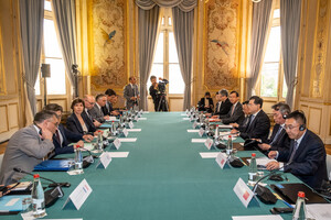 Китай и Франция договорились укреплять экономические связи 