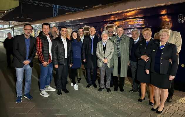 Селсо Аморим на вокзале в Киеве