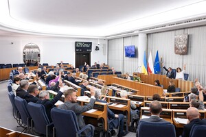 Сенат Польши призвал членов НАТО принять Украину в Альянс по упрощенной процедуре
