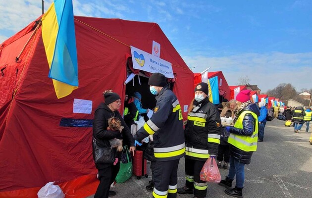 Українські біженці у Польщі: скільки з них хочуть залишитися в країні