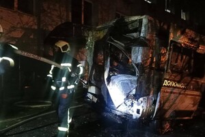 В Киеве загорелся автомобиль 
