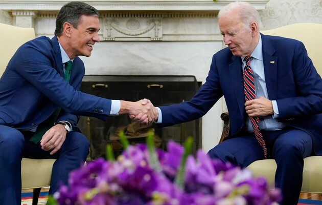 Лидеры США и Испании уверили в поддержке Украины в войне