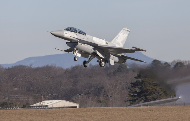 Американський багатофункціональний винищувач F-16