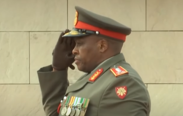 Головнокомандувач армії ПАР Лоуренс Мбата