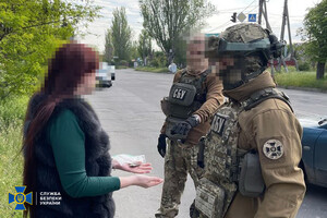 Здавала ворогу позиції та персональні дані українських воїнів: СБУ затримало медсестру