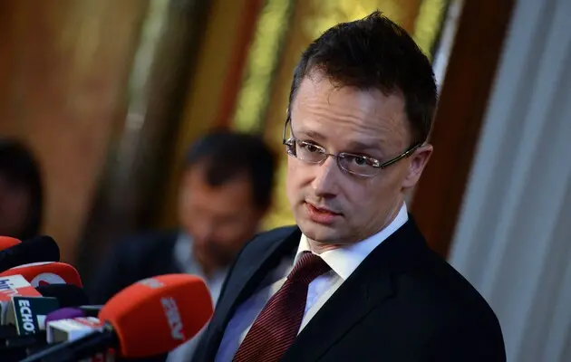 Сіярто вважає, що Україна загрожує безпеці та суверенітету Угорщини