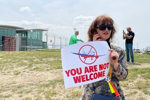 В Грузии люди вышли на протесты из-за возобновления авиасообщения с РФ