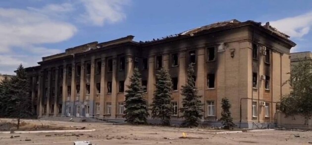 Війська РФ вдарили по житловому масиву в Луганській області: є загибла