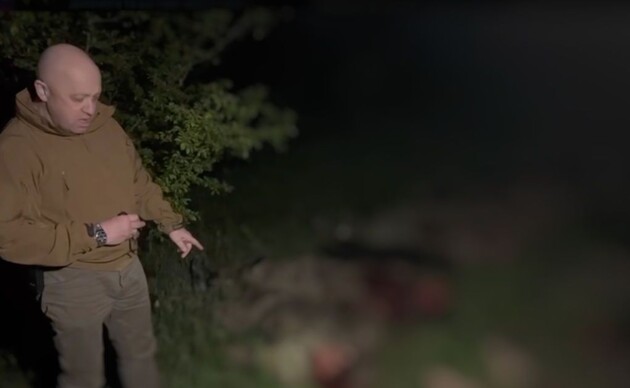 Под Бахмутом ЧВК "Вагнера" была обескровлена, понесла очень большие потери. Пригожин на фоне погибших наемников