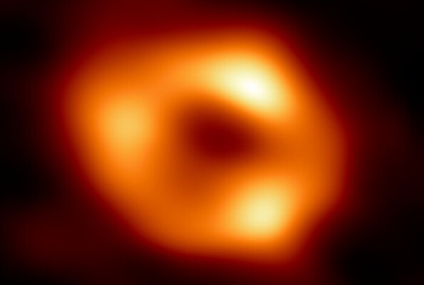 Ученые воссоздали в лаборатории диск черной дыры