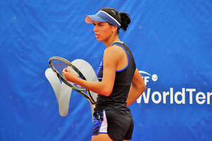 Украинская теннисистка провела матч в паре с россиянкой на турнире WTA