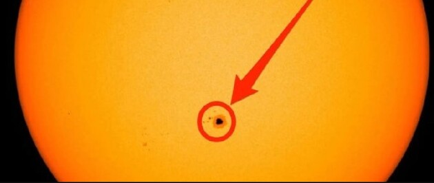 На Сонці з'явилася гігантська пляма, яку можна побачити неозброєним оком