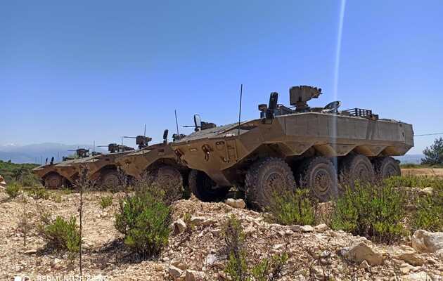 Израиль получил новейшие бронетранспортеры Eitan