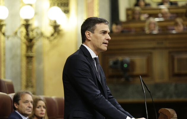 Прем’єр Іспанії призначив дострокові вибори до парламенту після провалу його партії на місцевих виборах 
