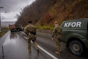 Військові НАТО дістали поранення під час сутичок у Косово з сербами