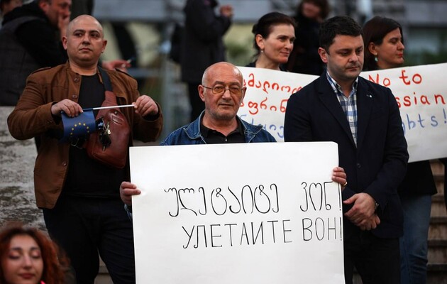 Не все жители Грузии рады возобновлению авиасообщения с РФ