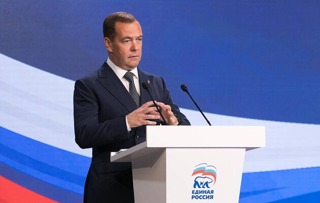 Медведев заявил, что любой чиновник в Британии может рассматриваться как легитимная цель