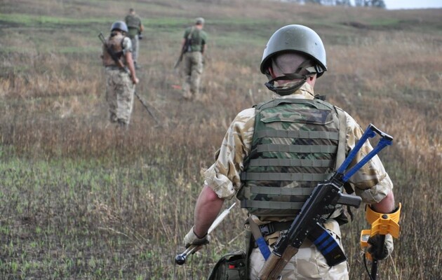 Украинские саперы начали разминирование линии столкновения перед контрнаступлением — WP