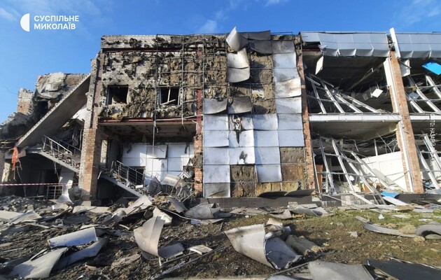 Россияне из артиллерии атаковали Николаевщину: повреждены жилые дома и линия электропередачи