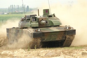 Франция испытала модернизированный танк Leclerc XLR
