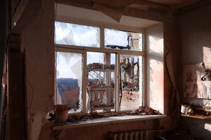 Мэр Днепра пожаловался на днепрян, разбивающих себе окна после ракетных атак, чтобы мэрия им ставила новые