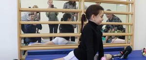Юная гимнастка, потерявшая ногу из-за обстрела России, выиграла первый турнир с протезом