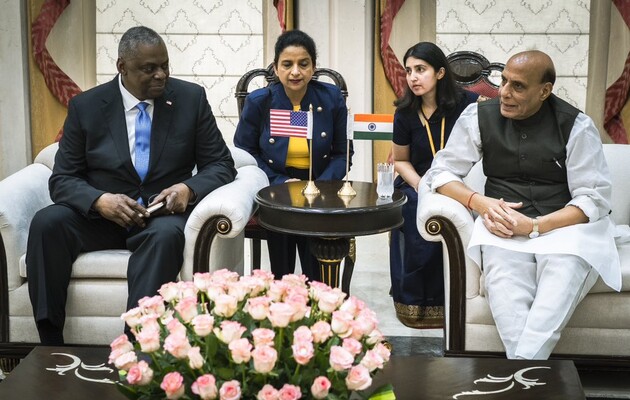 Минстры обороны Ллойд Остин и Раджнат Сингх на переговорах в Нью-Дели