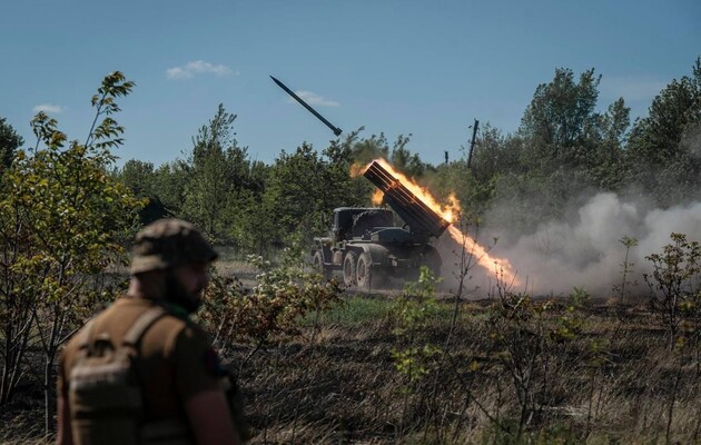 Враг прикрывает свою границу подразделениями территориальных войск и не теряет намерения наступать на Донбассе – Генштаб