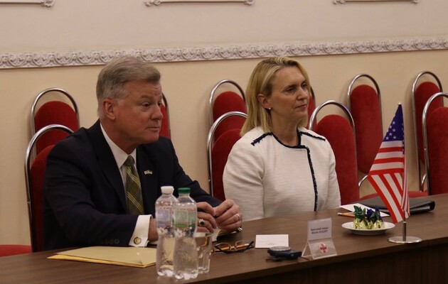 Кіплінг Кахлер та Бріджит Брінк