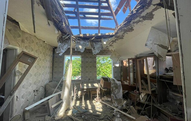Россияне продолжают терроризовать жителей четырех районов Харьковской области. В ОВА рассказали о последствиях обстрелов