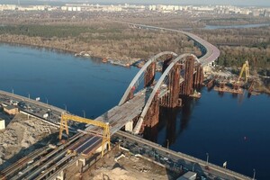 За розкрадання на будівництві Подільського мосту директору комунального підприємства повідомили про нову підозру