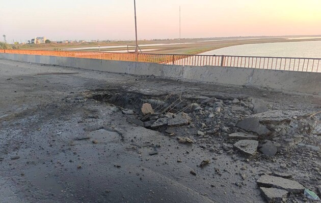 Колаборант Сальдо каже, що міст у Чонгарі пошкоджений 