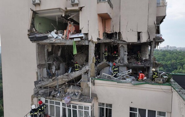 Ракетный удар по Киеву: под завалами дома нашли тела еще двух погибших