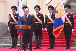 «Вы остановили гражданскую войну»: После неудавшегося «марша на Москву» Путин выступил перед военными