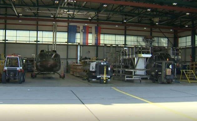 Россиянина разоблачили на снимках с военного аэродрома Словении