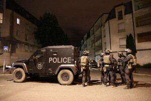 Во Франции арестовано более 1300 человек после четвертой ночи протестов